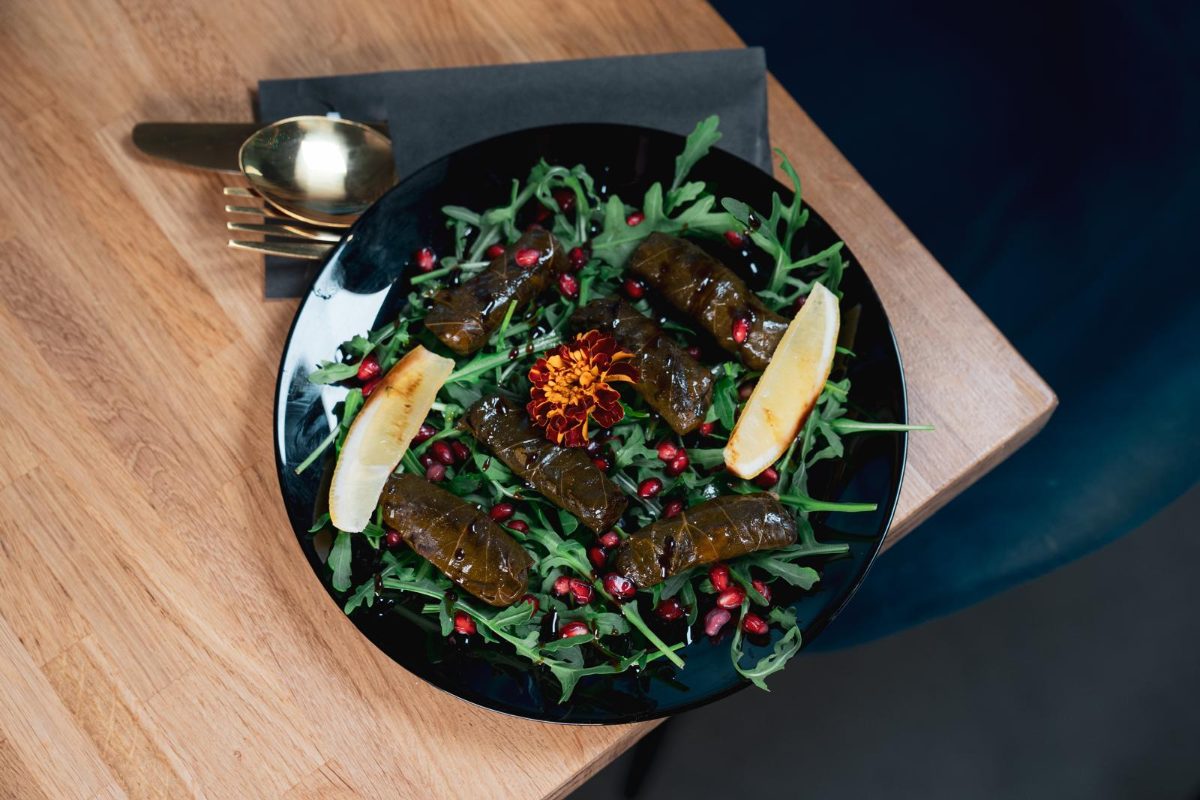Yalanji, gevulde druivenbladeren — mezze om te delen